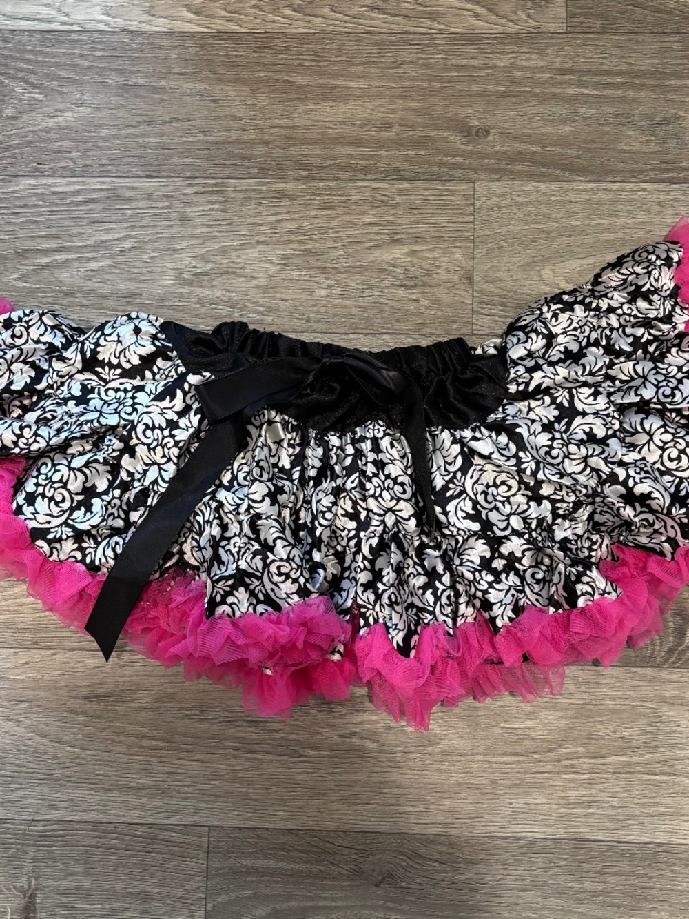 Boutique Couture Demask Print Skirt Satin Ruffle Sz Large 2-4t Girls Pettiskirt